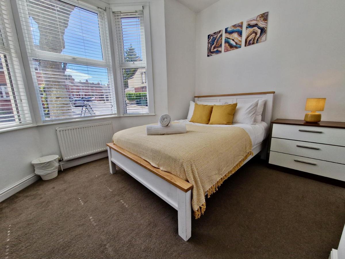 Incredible Private Rooms All With Private Bathrooms In A Fully Serviced House Next To City Centre With Free Parking Ковентри Экстерьер фото