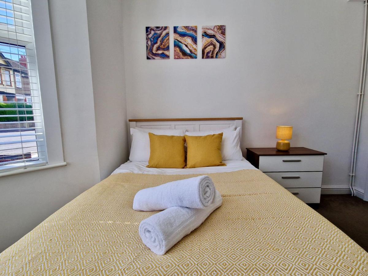 Incredible Private Rooms All With Private Bathrooms In A Fully Serviced House Next To City Centre With Free Parking Ковентри Экстерьер фото