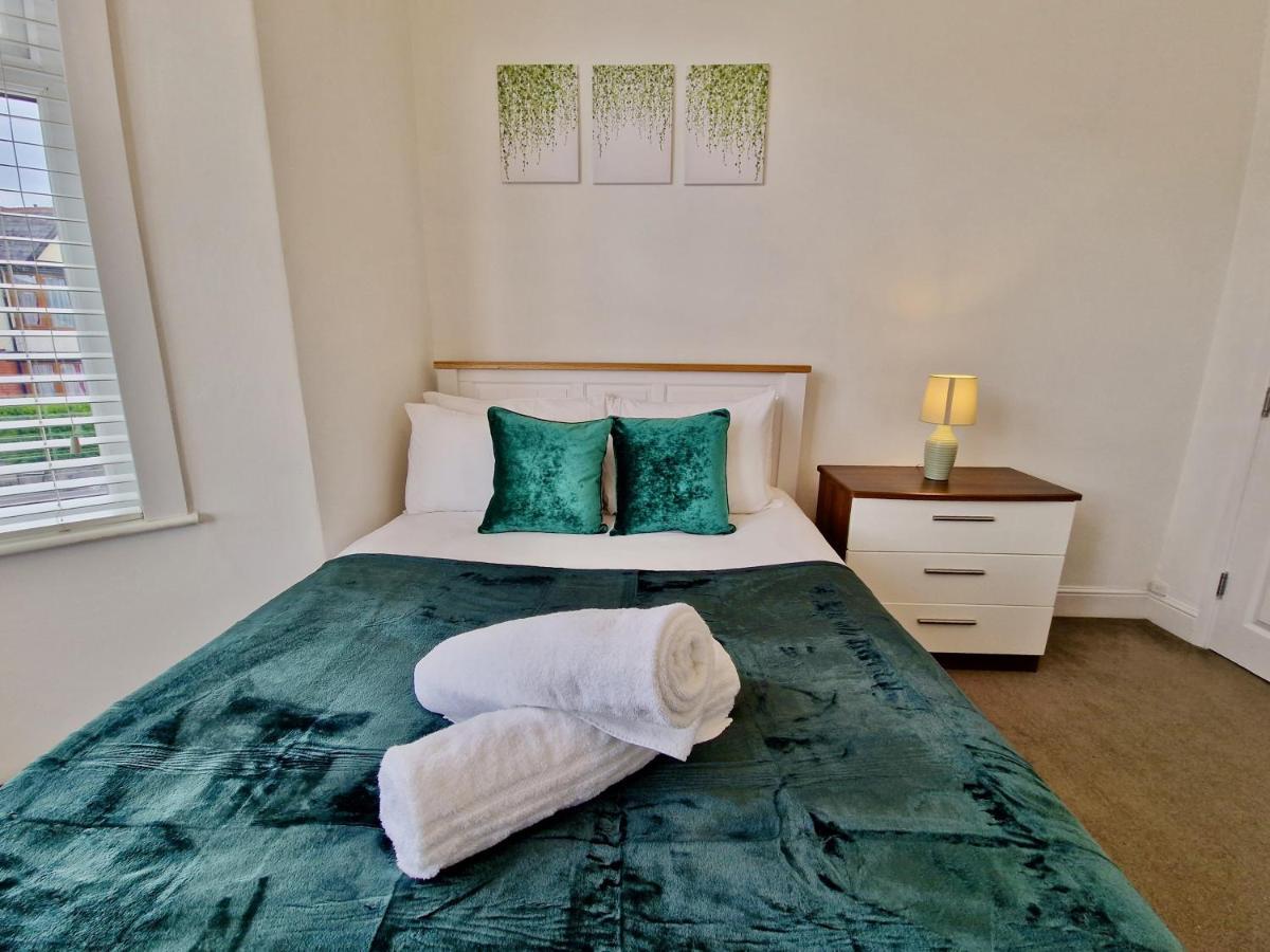 Incredible Private Rooms All With Private Bathrooms In A Fully Serviced House Next To City Centre With Free Parking Ковентри Экстерьер фото