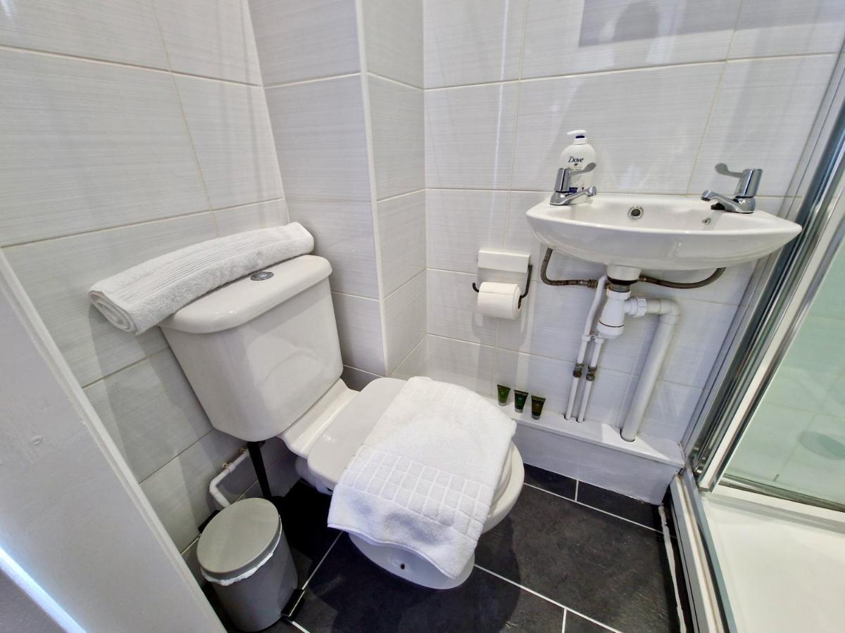 Incredible Private Rooms All With Private Bathrooms In A Fully Serviced House Next To City Centre With Free Parking Ковентри Экстерьер фото