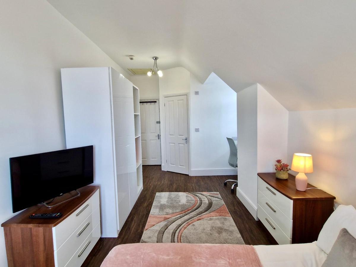 Incredible Private Rooms All With Private Bathrooms In A Fully Serviced House Next To City Centre With Free Parking Ковентри Экстерьер фото
