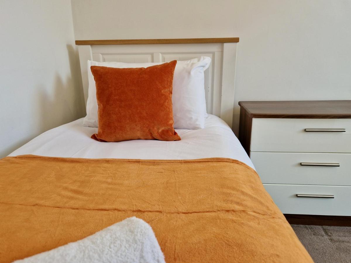 Incredible Private Rooms All With Private Bathrooms In A Fully Serviced House Next To City Centre With Free Parking Ковентри Экстерьер фото