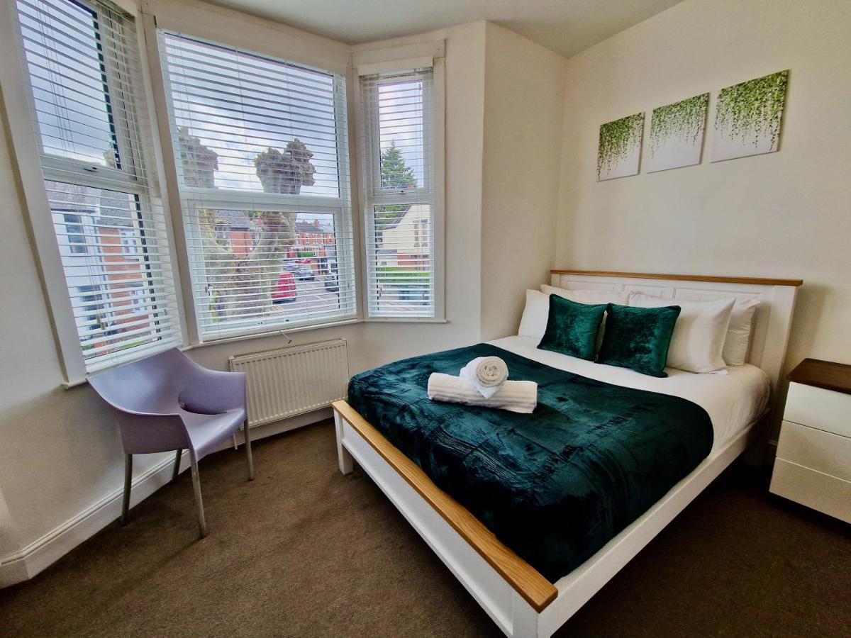 Incredible Private Rooms All With Private Bathrooms In A Fully Serviced House Next To City Centre With Free Parking Ковентри Экстерьер фото