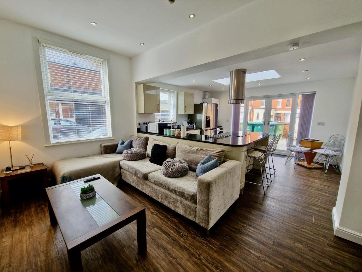 Incredible Private Rooms All With Private Bathrooms In A Fully Serviced House Next To City Centre With Free Parking Ковентри Экстерьер фото