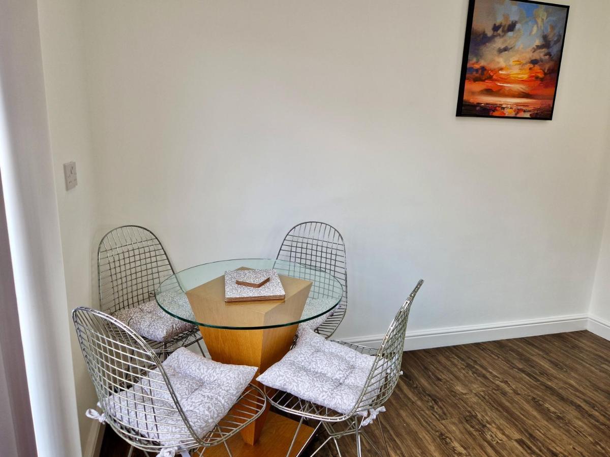 Incredible Private Rooms All With Private Bathrooms In A Fully Serviced House Next To City Centre With Free Parking Ковентри Экстерьер фото