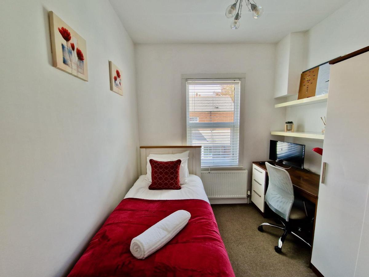 Incredible Private Rooms All With Private Bathrooms In A Fully Serviced House Next To City Centre With Free Parking Ковентри Экстерьер фото
